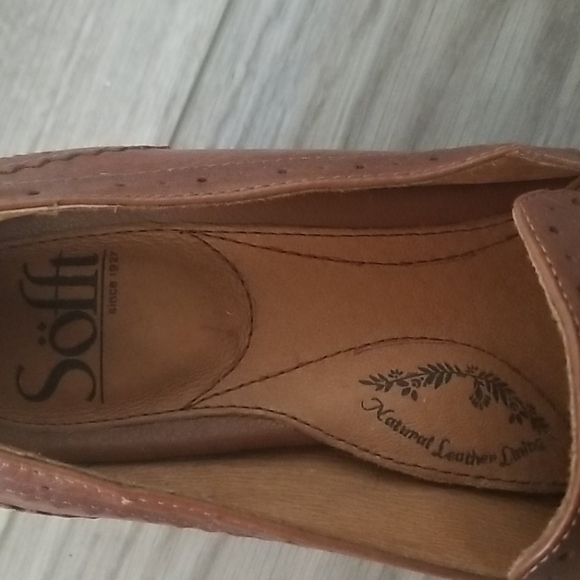 Shoes - Picture 3 of 4